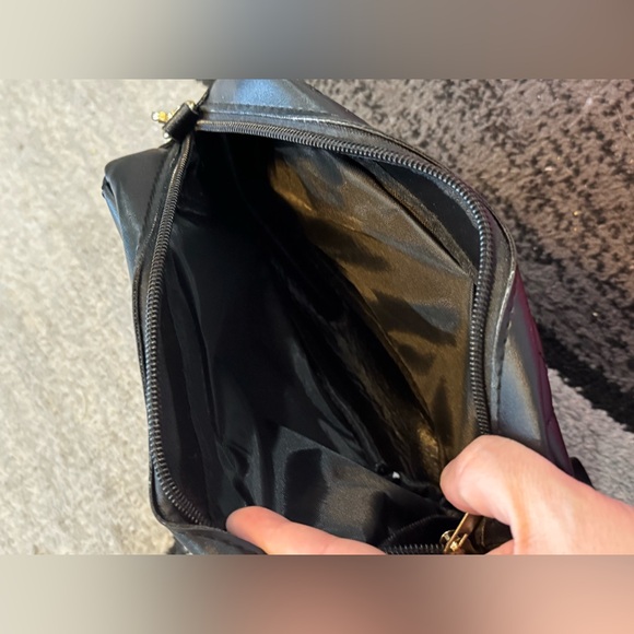 Black Diamond Faux Leather Quilted Shoulder Bag - Picture 2 of 9